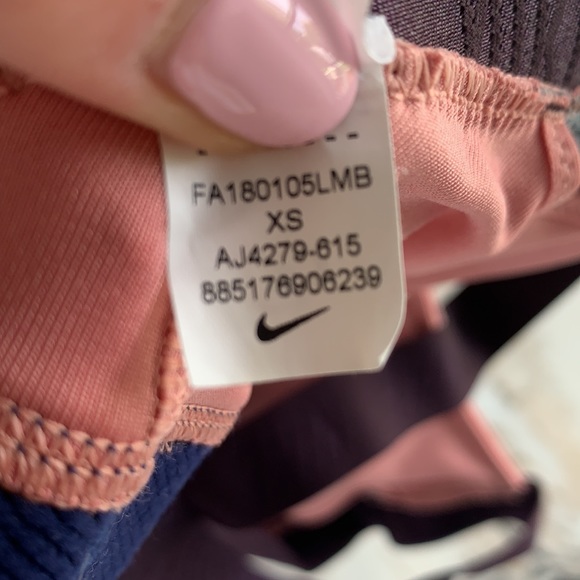Nike sports bra! - Picture 4 of 4